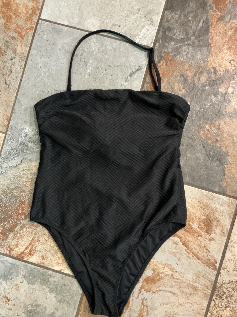 St. John’s Bay Tankini Swimsuit Size 12 Black White Geometric Skirt 2 Piece Swim